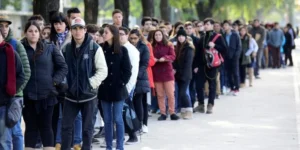 A nivel mundial, la desocupación juvenil bajó un 13%