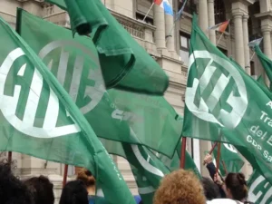 ATE moviliza contra los despidos