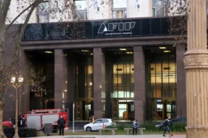El Gobierno acelera la devolución del Impuesto PAIS a los usuarios del dólar tarjeta y ahorro