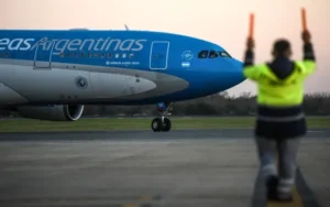 Aerolíneas Argentinas acordó con los sindicatos