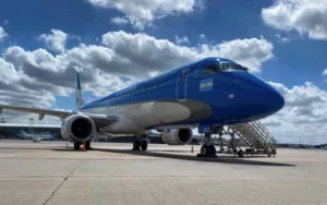 Aerolíneas Argentinas incorporó 12 aviones Embraer 195