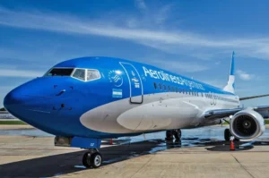 Aerolíneas Argentinas lanza descuentos y cuotas sin interés