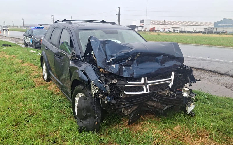 Alvear, choque en la autopista a Buenos Aires dejó tres heridos.