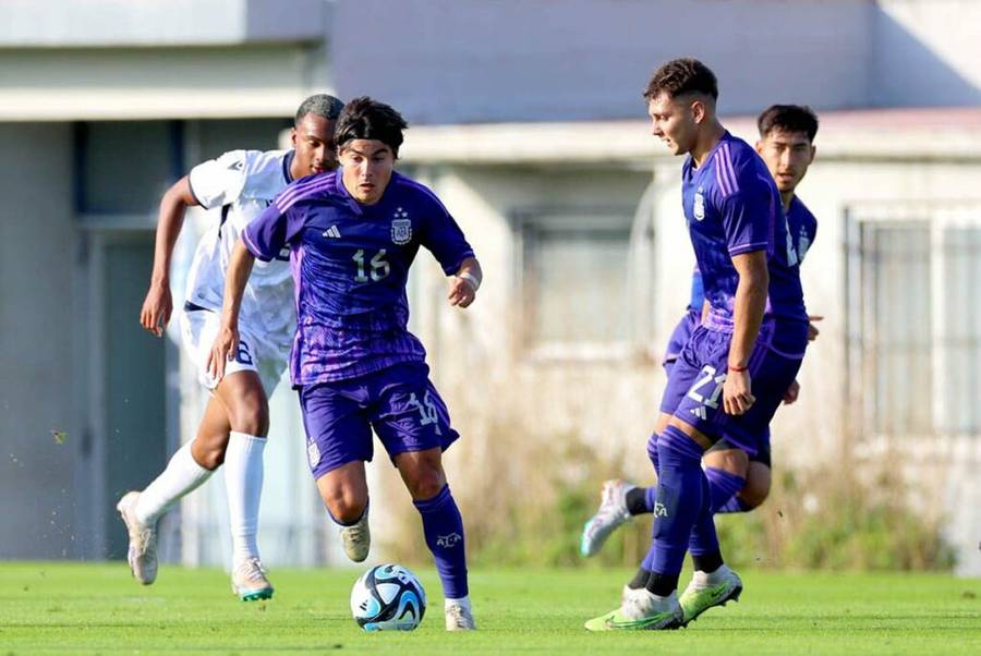 La selección Sub 20 goleó a República Dominicana en un amistoso.