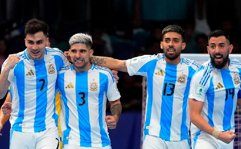 El equipo albiceleste superó a los europeos 3-2 y jugará el partido decisivo del torneo de Futsal que se juega en Uzbekistán.