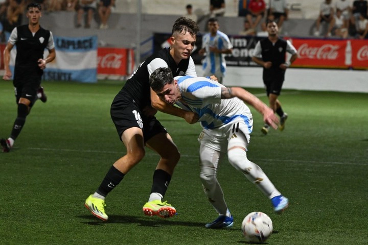 El combinado sub 20 que dirige Diego Placente derrotó 3-0 a los juveniles del Elche y mañana jugarán el partido decisivo ante Uruguay.