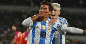 Argentina goleó a Chile en el estadio Monumental.