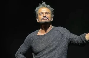 Ricardo Arjona vuelve a la música.