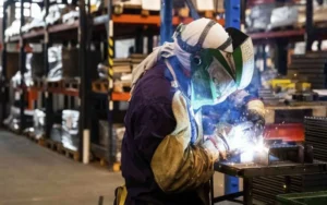 Aseguran que la actividad industrial cayó 3% interanual en agosto