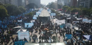 Tensión por reclamos de organizaciones sociales