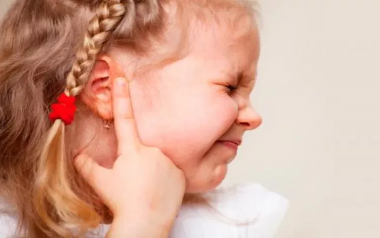 Aumentan los casos de otitis con la llegada del verano