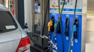 Aumentan la nafta y el gasoil