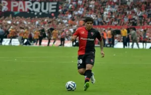 Astore dijo tener el "sí" de Banega
