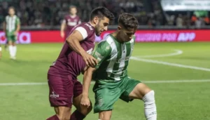 Banfield y Lanús disputan el clásico del sur