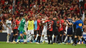 Batalla campal en el fútbol brasileño.