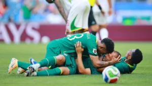 Bolivia se lo dio vuelta a Surinam y define el pase con Irak