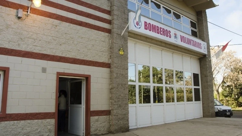 Bomberos de Roldán salvaron a un niño con signos de ahogamiento.