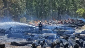 controlan incendio en Capitán Bermúdez