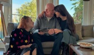 Bruce Willis reapareció junto a sus hijas en el Día de Acción de Gracias.