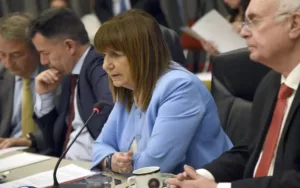 Bullrich aseguró cambios sobre reuniones en la Ley Ómnibus