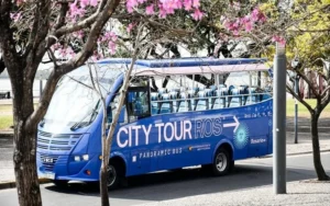 Bus turístico: ¿Cómo contratarlo para pasear en Rosario?