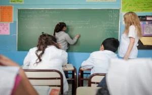 Buscan docentes argentinos para enseñar español en Estados Unidos
