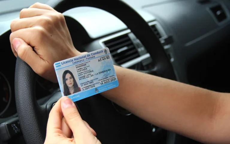 Buscan reducir las edades mínimas para obtener las licencias de conducir de autos y motos