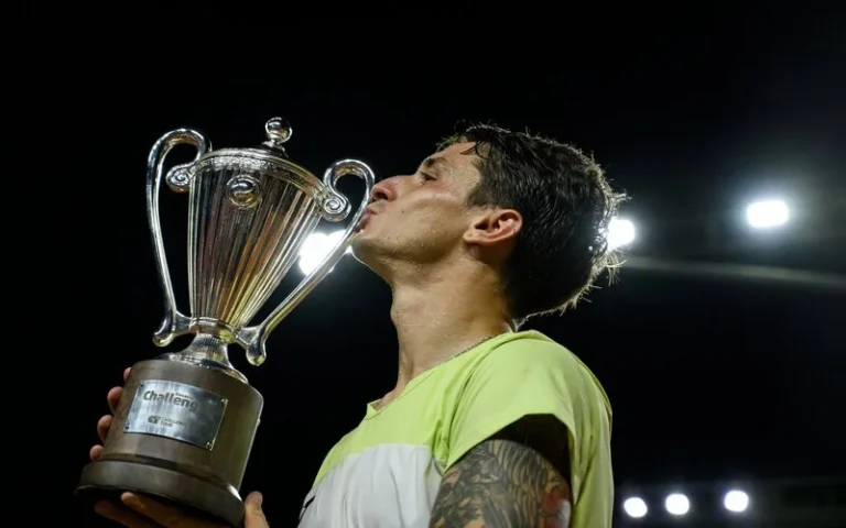 Camilo Ugo Carabelli, primer campeón del Rosario Challenger