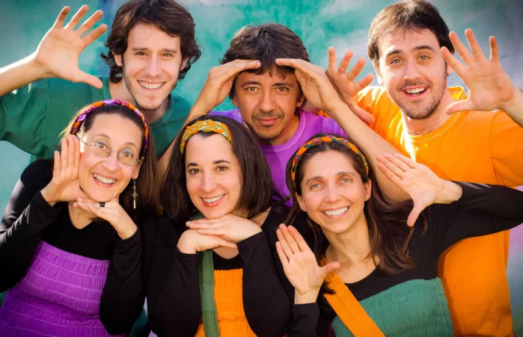 Canticuénticos, el reconocido grupo Argentino de música para las infancias y familias presenta sus canciones más queridas y nuevo material.