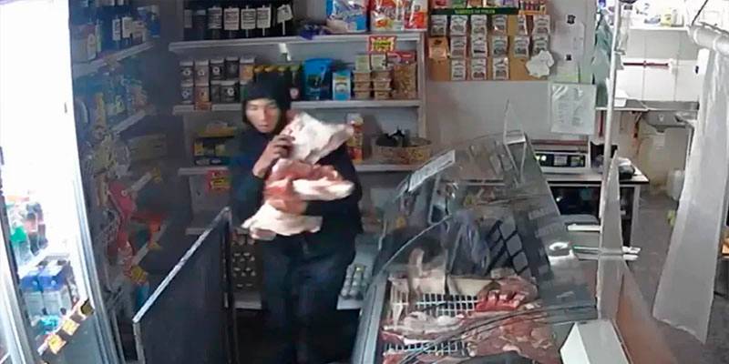 Capitán Bermúdez: robaron una carnicería y se llevaron la carne al hombro.