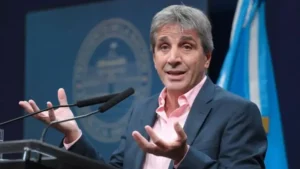 Caputo evita el Congreso mientras la oposición insiste por su presencia en el debate del Presupuesto 2025