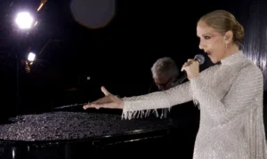 Céline Dion volvió a cantar en vivo.