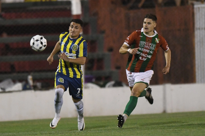 El equipo rosarino representado por la reserva, derrotó por penales a Sportivo Las Parejas después de empatar 1-1 en el tiempo regular y jugará la final contra Unión. 