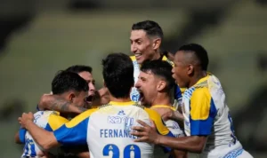 Central goleó en Caracas y se afirma en la Libertadores