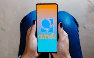 Cierra Omegle, el polémico sitio web de videollamadas