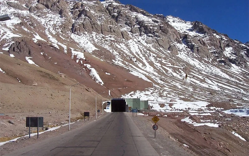 Chile pierde un 30% de turismo argentino por la inseguridad y los precios altos.