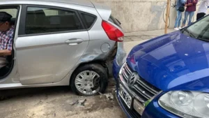 Chocó un auto con alcoholemia positiva