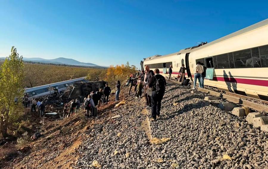 Choque de trenes de alta velocidad en Toledo