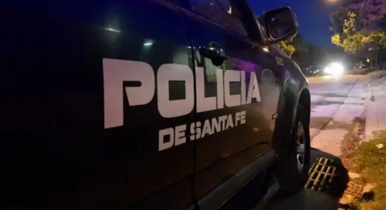 Choque entre patrullero y Uber dejó caos de tránsito en zona norte.