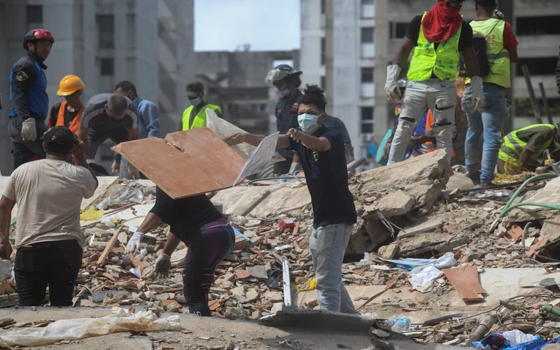 Colecta solidaria venezolana en Rosario por los terremotos