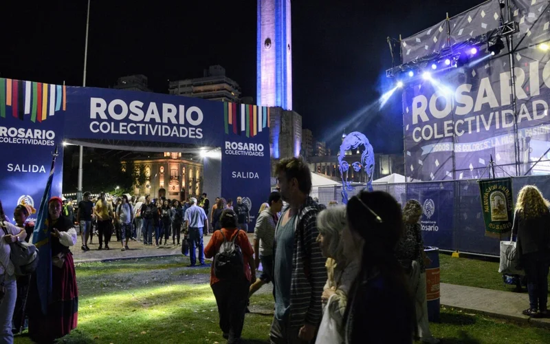 Colectividades en Rosario: capacitan stands por El Niño