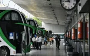 Comenzaron a reducirse servicios de colectivos interurbanos desde Rosario por el receso escolar