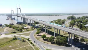 Comenzaron los trabajos de bacheo en el puente Rosario-Victoria