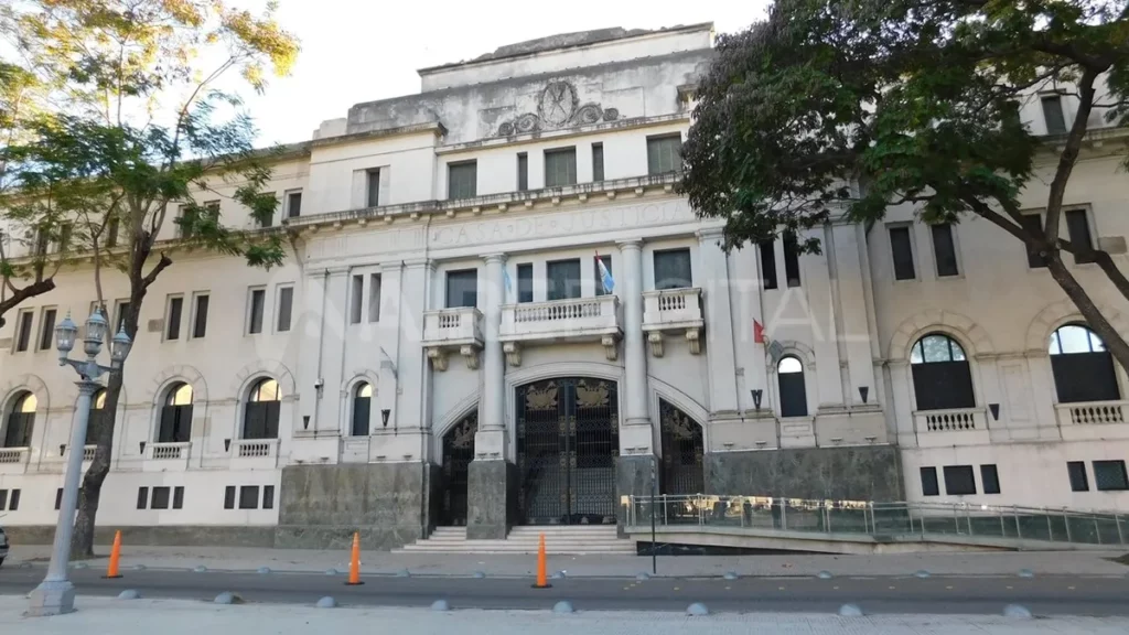 Juicio contra un hombre por abusar de su hija durante tres décadas