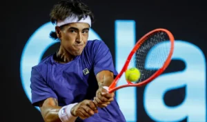 Francisco Comesaña eliminó a Zverev en Río de Janeiro.