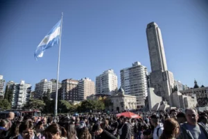 Cómo se prepara Rosario para su Tricentenario con Nicki Nicole y Baglietto.