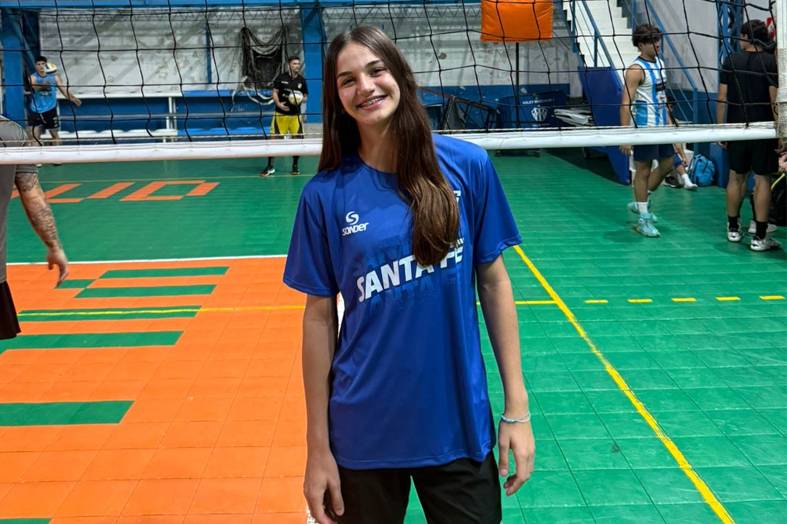 Con 14 años jugará el Mundial Sub-19 con la Selección de vóley.