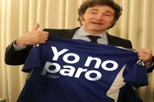 Con una foto trucada, Milei se expresó contra el paro de la CGT