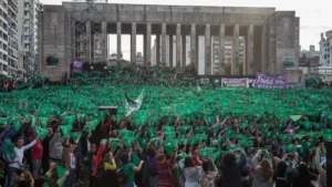 Concentración de la marea verde por el Día de Acción Global por el Derecho al Aborto