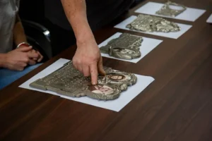 Devolución placas robadas cementerios